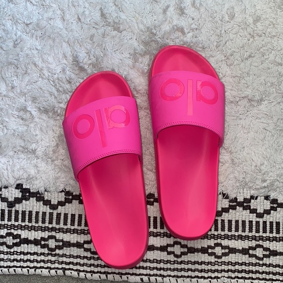 Alo yoga sandals - Picture 3 of 5